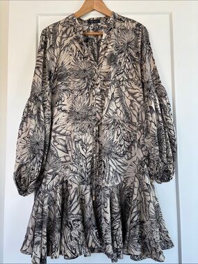 Floral Print V-Neck light weight Long Sleeve Dress in Beige and Black